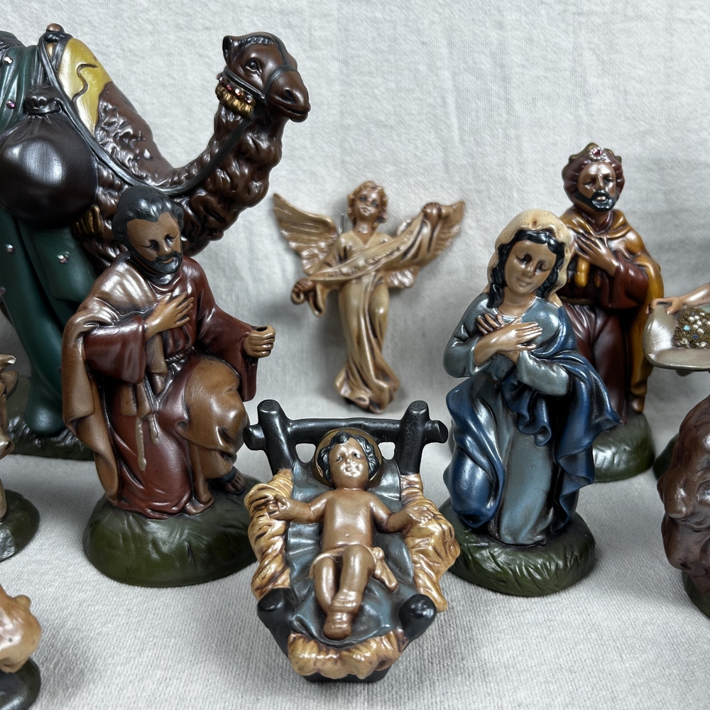 Atlantic Mold Ceramic Nativity 19 Pc Figures Vntg Hand Painted Lustre Embellishd